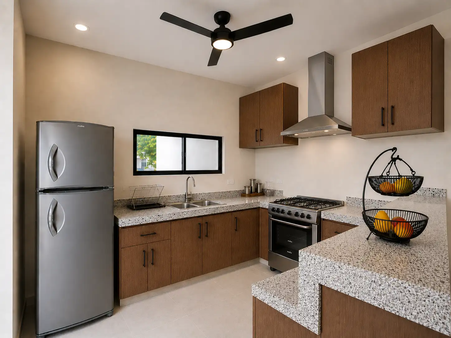 Cocina integral de casa nueva en Bosques de Cholul, modelo Amelia Plus